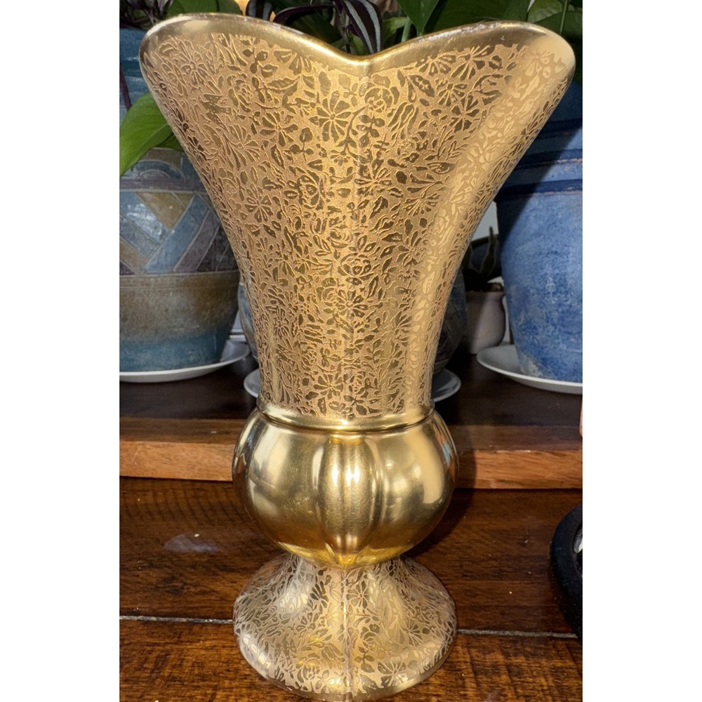 Wheeling Decorating Company Gold Encrusted Vase Doves Roses Daisies 7.75"‎ Tall